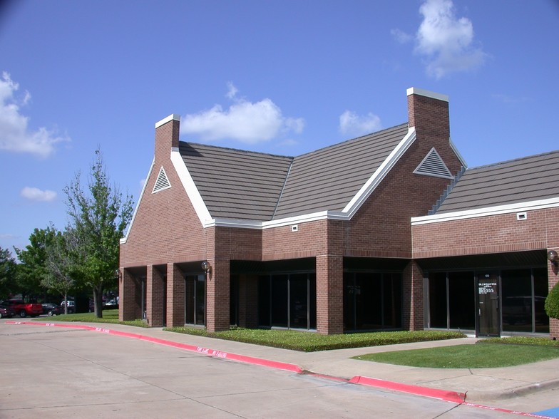 700-730 E Park Blvd, Plano, TX for lease - Building Photo - Image 1 of 5