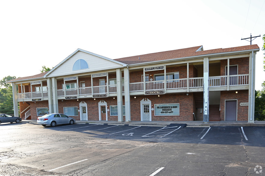 14615 Manchester Rd, Manchester, MO for lease - Primary Photo - Image 3 of 4