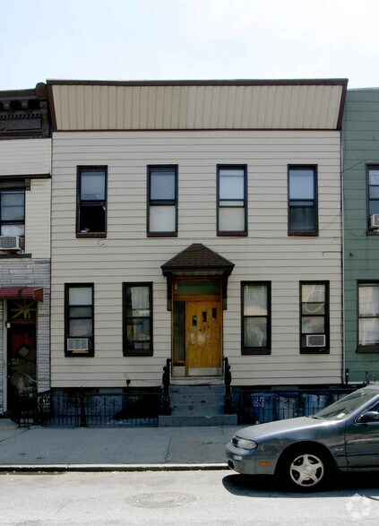 488 Onderdonk Ave, Flushing, NY for sale - Primary Photo - Image 1 of 1