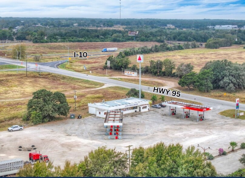 1217 N State Highway 95, Flatonia, TX for sale - Building Photo - Image 2 of 10