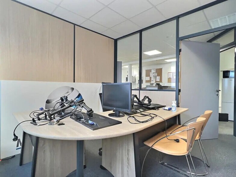 Office in Saint-Avold for lease - Interior Photo - Image 2 of 8