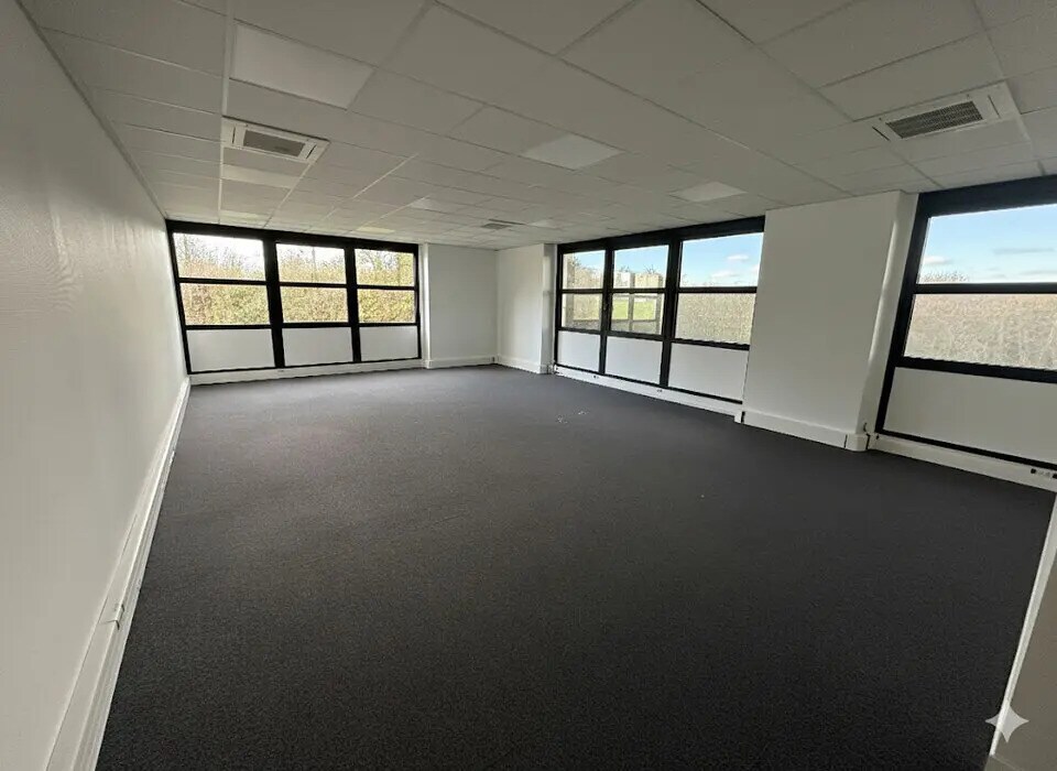 Office in Reims for lease Interior Photo- Image 1 of 6
