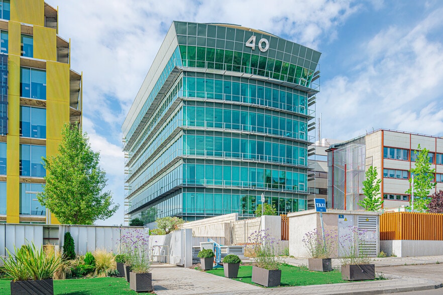 Calle Josefa Valcárcel, 40, Madrid, Madrid for lease - Floor Plan - Image 1 of 4