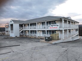 Caprice Motor Inn - Motel