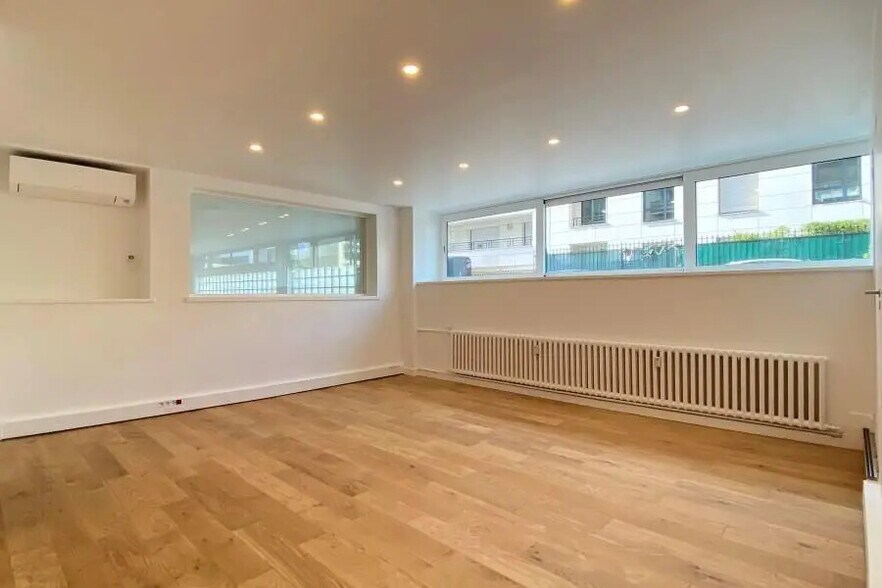 Office in Boulogne-Billancourt for lease - Building Photo - Image 2 of 11