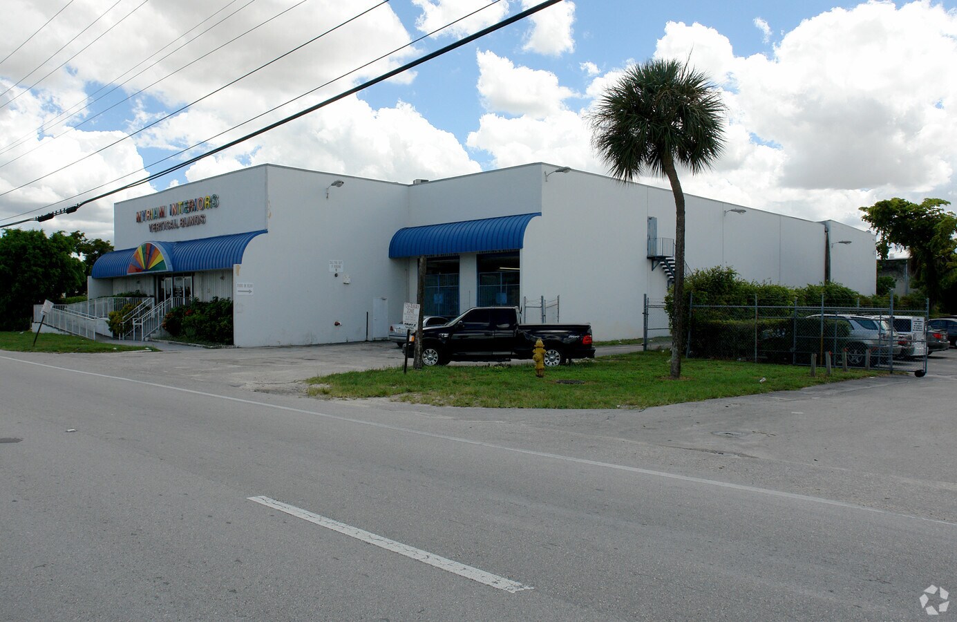 5300 NW 167th St, Hialeah, FL 33014