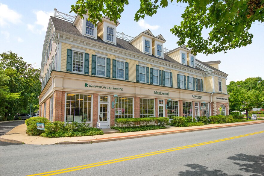 151 Old Ridgefield Rd, Wilton, CT 06897