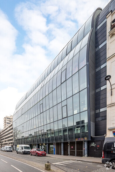 Office in Paris for lease - Building Photo - Image 2 of 4