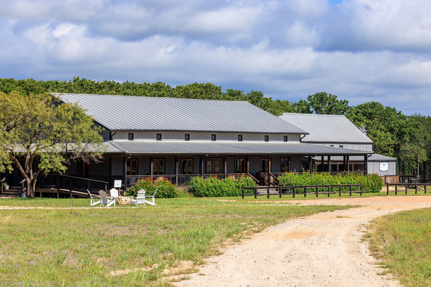 662 Woodrose Ln, Stonewall, TX for sale - Building Photo - Image 2 of 39