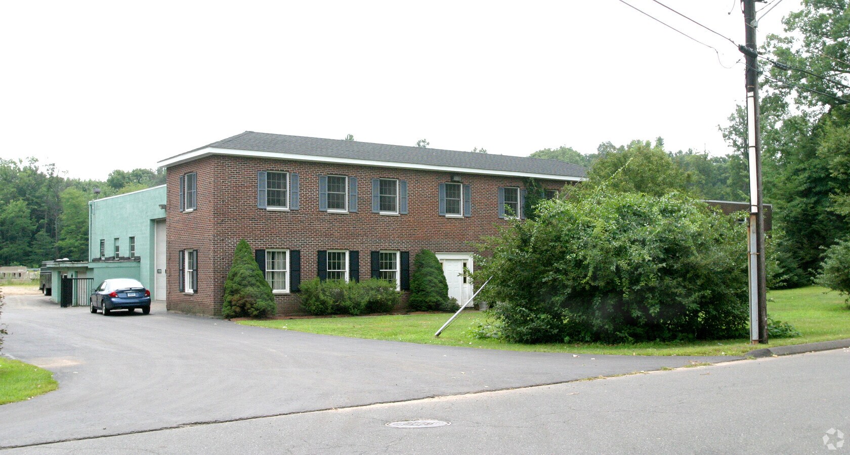 16 Northwood Dr, Bloomfield, CT 06002 Property Record