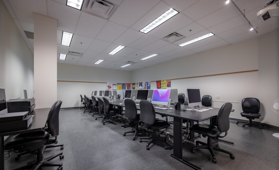 2665 Renfrew St, Vancouver, BC for sale - Building Photo - Image 2 of 8