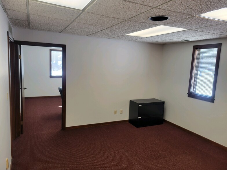 701 Lincolnway, Valparaiso, IN for lease - Building Photo - Image 3 of 7