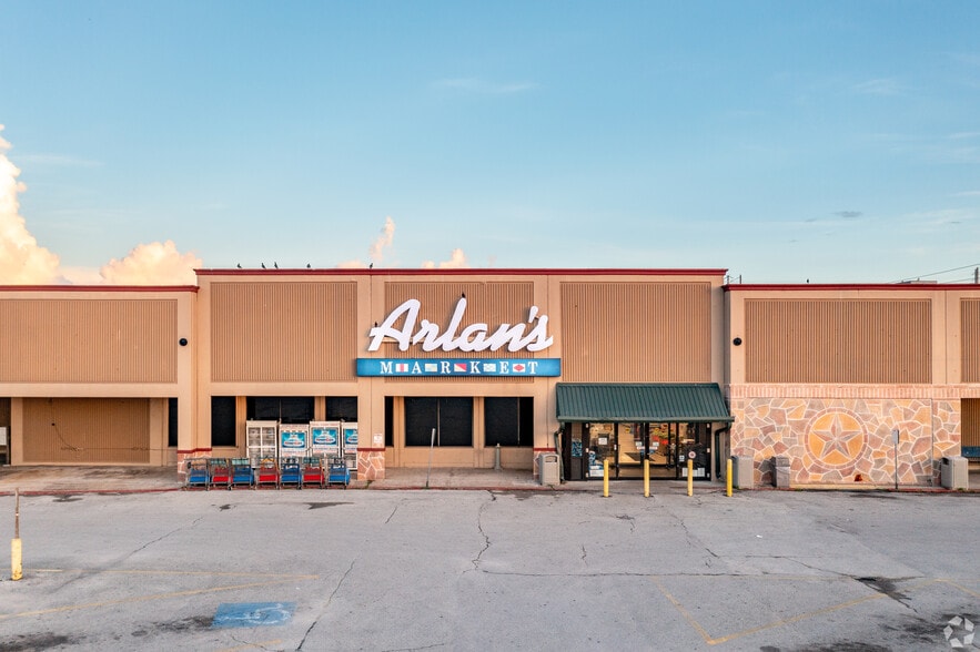 311 S Brazosport Blvd, Freeport, TX for lease - Building Photo - Image 3 of 17