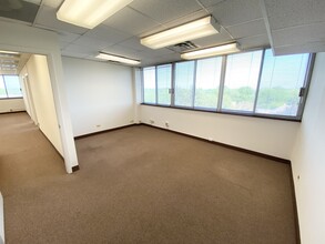 5901 N Cicero Ave, Chicago, IL for lease Interior Photo- Image 2 of 5