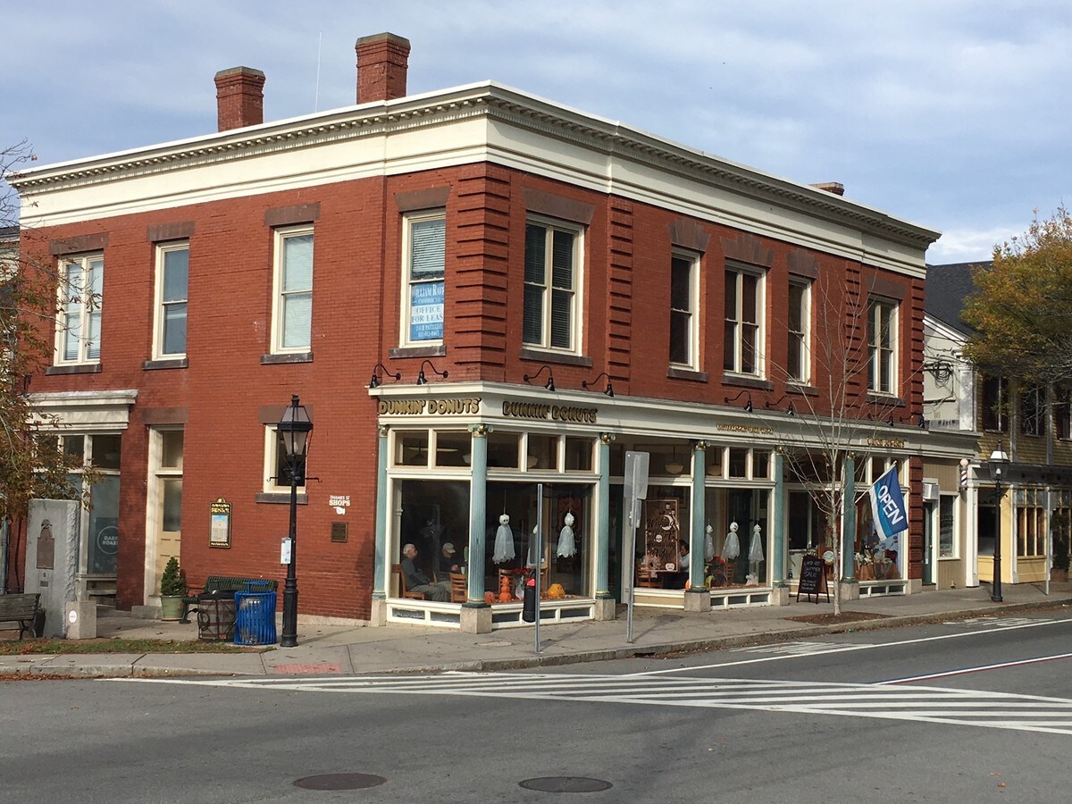 467 Hope St, Bristol, RI 02809