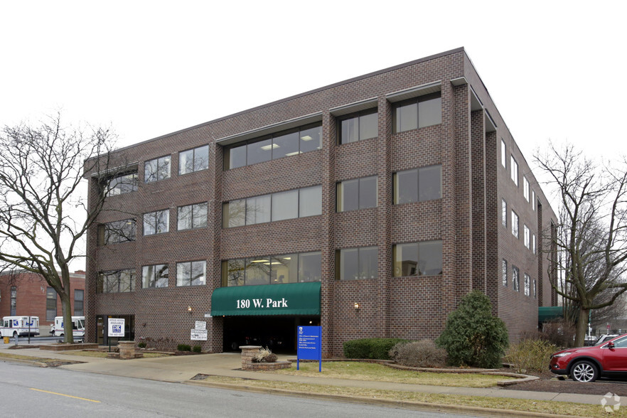 180 W Park Ave, Elmhurst, IL for lease - Building Photo - Image 1 of 3