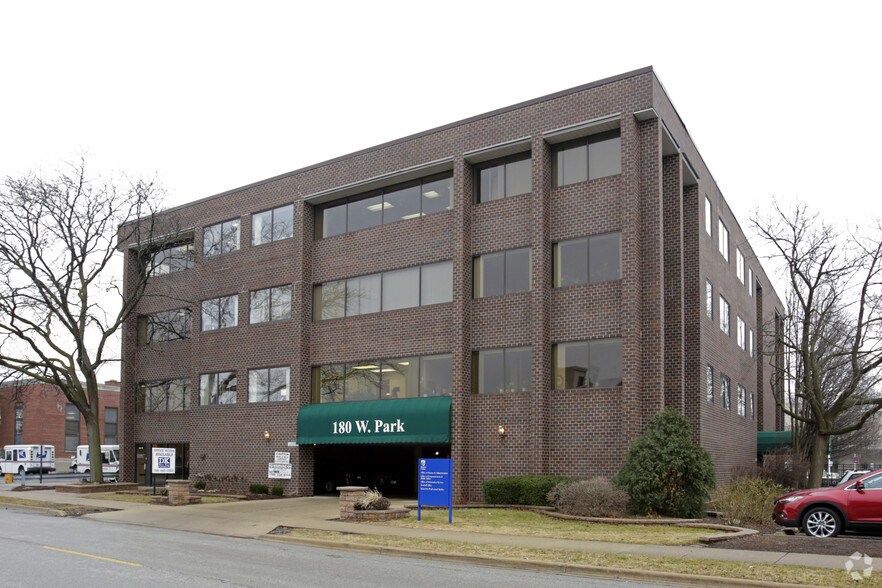 180 W Park Ave, Elmhurst, IL for lease - Front Building Photo - Image 1 of 4