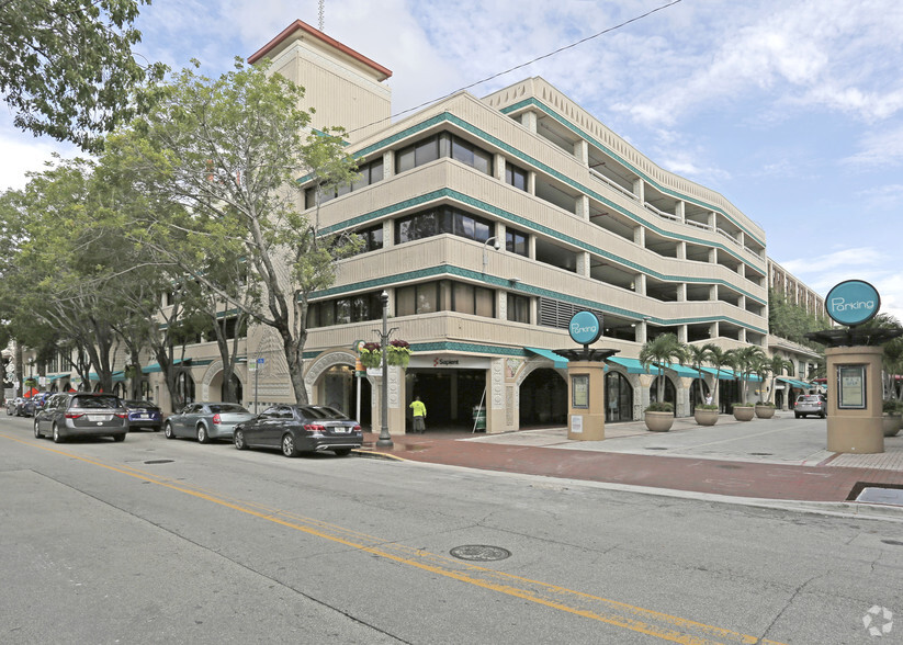 2911 Grand Ave, Coconut Grove, FL for lease - Primary Photo - Image 1 of 15