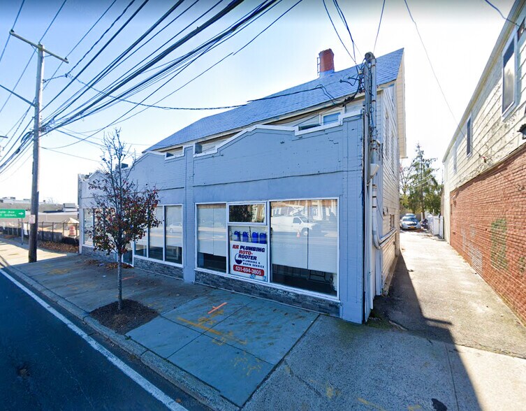 114-118 W Main St, Smithtown, NY for sale - Building Photo - Image 1 of 1