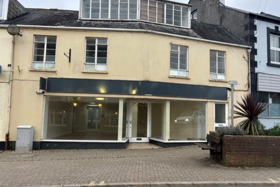 59-60 Fore St, Ivybridge for lease Primary Photo- Image 1 of 2