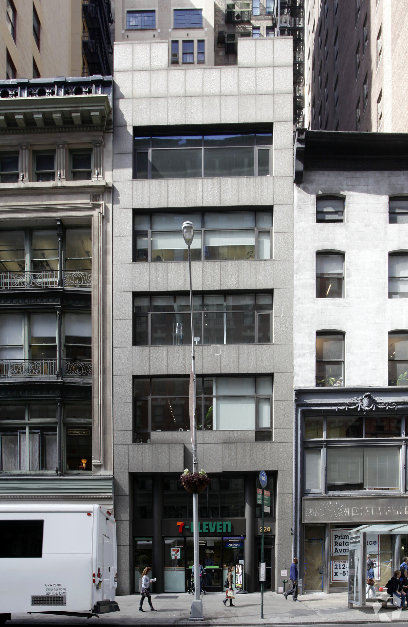 224 Fifth Ave, New York, NY for lease Primary Photo- Image 1 of 5