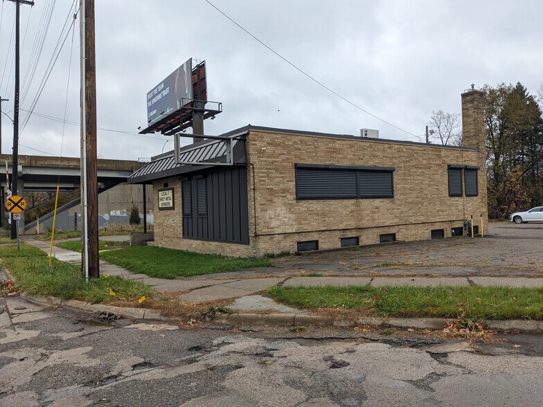 801 S Holmes St, Lansing, MI for sale - Building Photo - Image 1 of 9