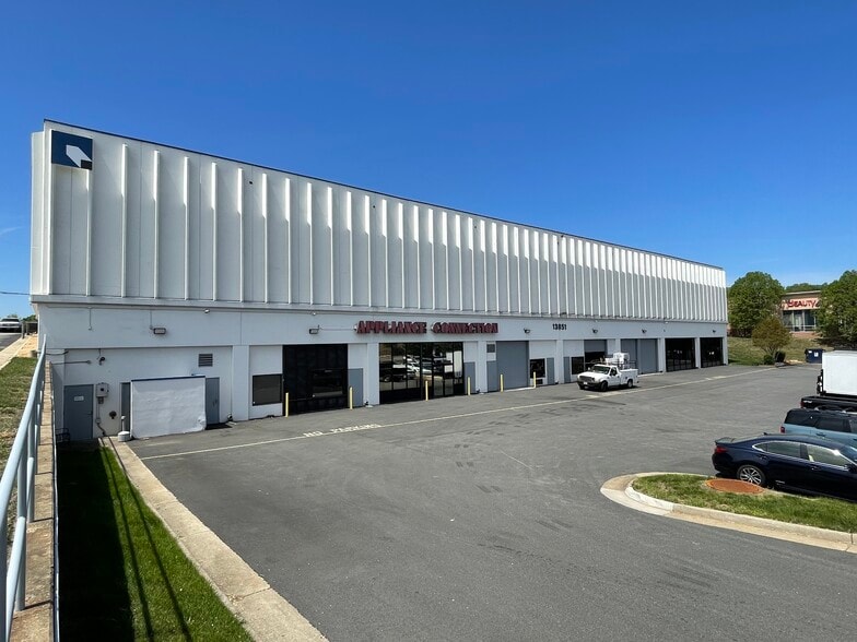 13851 Telegraph Rd, Woodbridge, VA for lease - Building Photo - Image 3 of 4