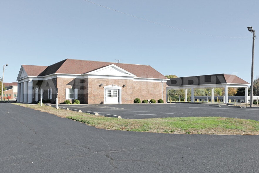 10055 Bunkum Rd, Fairview Heights, IL for lease - Building Photo - Image 2 of 9