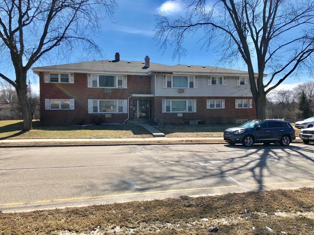 10831 W Hampton Ave, Milwaukee, WI for sale Building Photo- Image 1 of 1