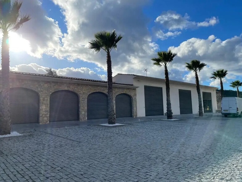 Flex in Sainte-Maxime for lease - Building Photo - Image 2 of 4