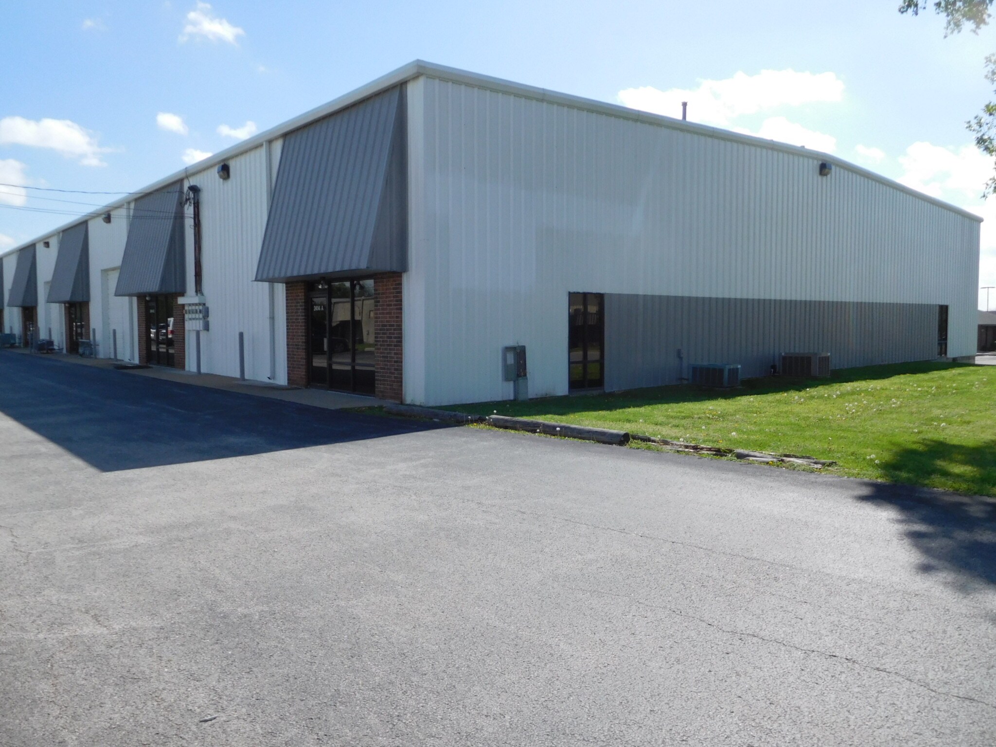 2414 W Battlefield Rd, Springfield, MO for sale Building Photo- Image 1 of 1