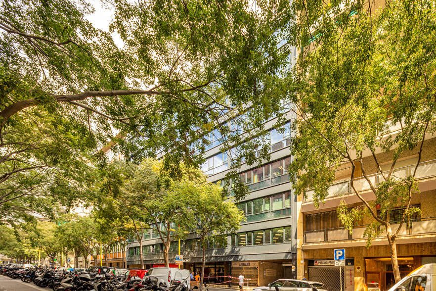 Carrer de Tuset, 20, Barcelona, Barcelona for lease - Building Photo - Image 1 of 7