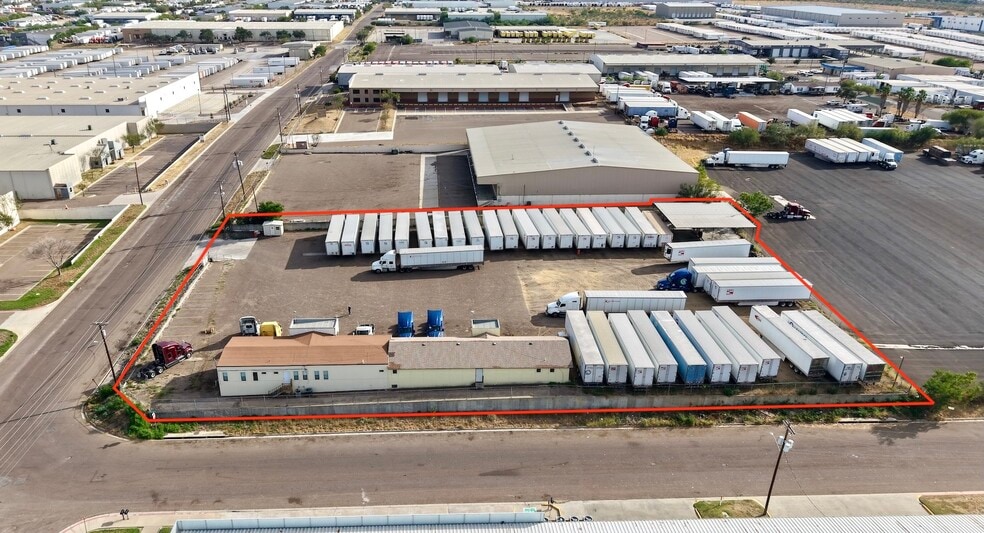 14710 Atlanta Dr, Laredo, TX for lease - Building Photo - Image 2 of 4