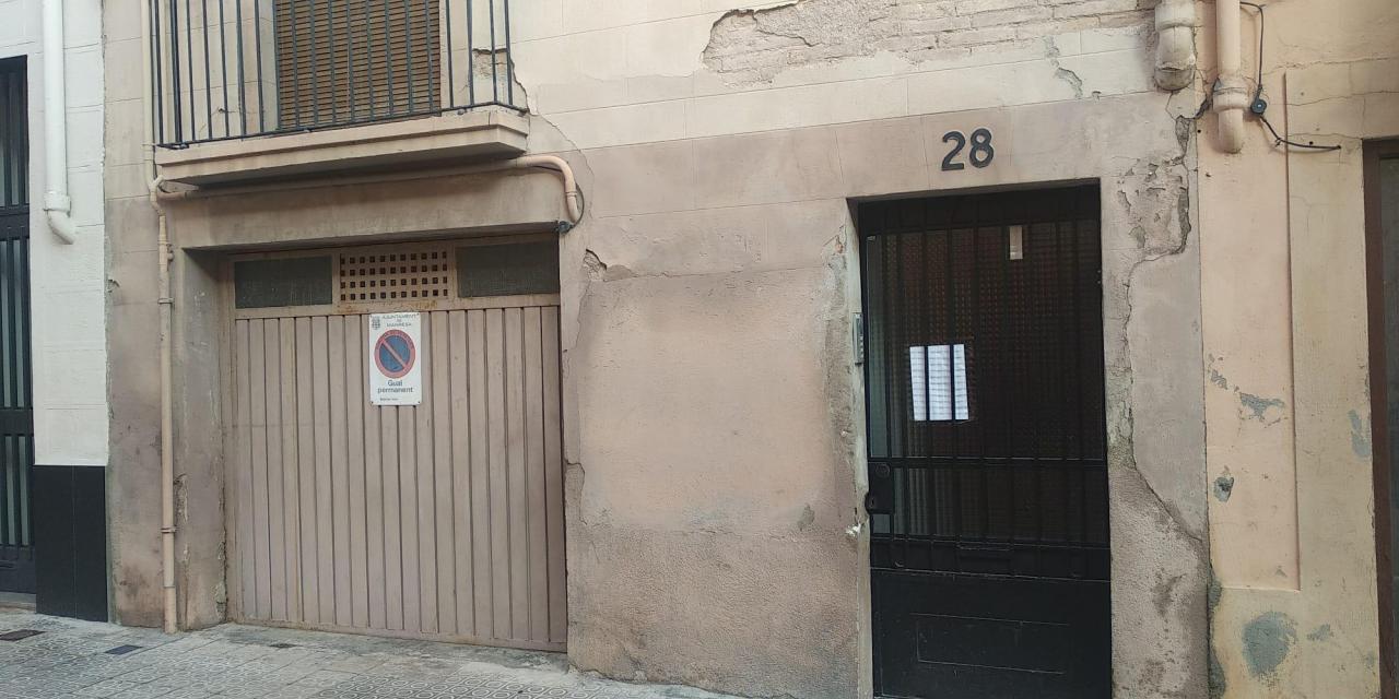 Manresa, BAR 08241 - Unit 01 - - Interior Photo - Image 1 of 5