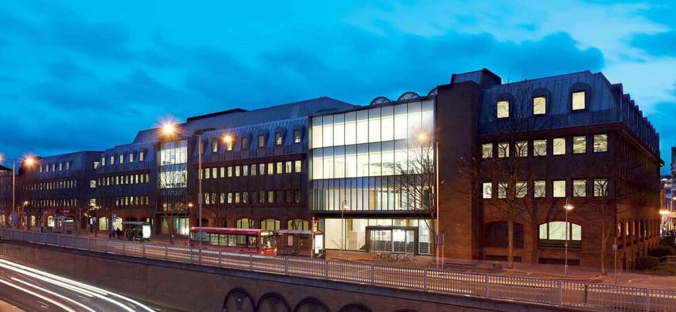 Wood St, Kingston Upon Thames for lease - Building Photo - Image 3 of 12