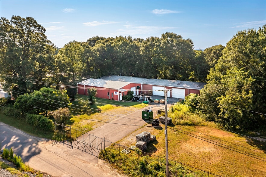 1613 Warren Ave, Gastonia, NC for sale - Building Photo - Image 1 of 10