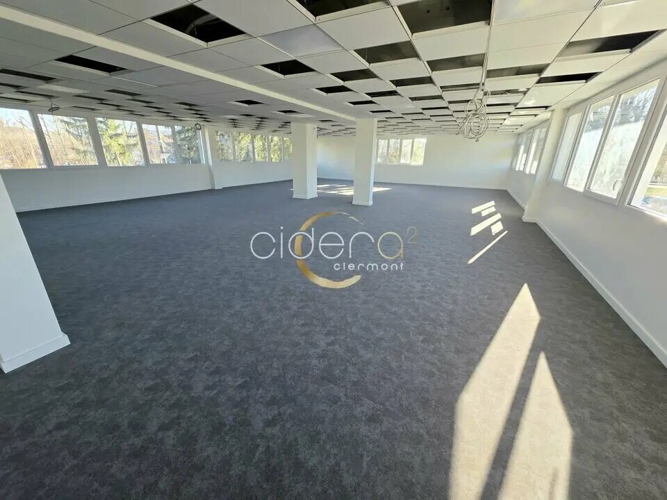 Office in Clermont-Ferrand for lease Interior Photo- Image 1 of 8