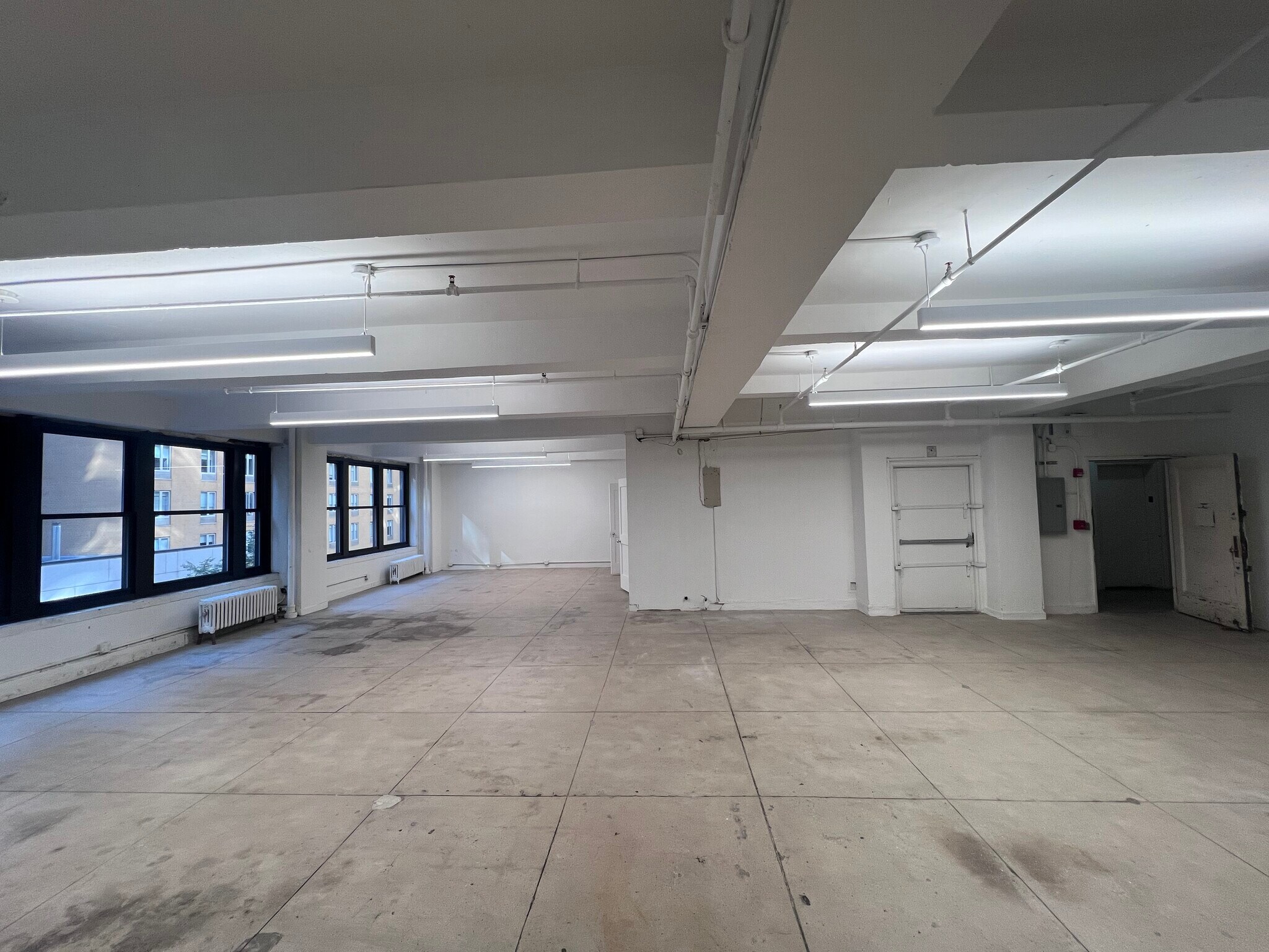 227-229 W 29th St, New York, NY for lease Interior Photo- Image 1 of 4