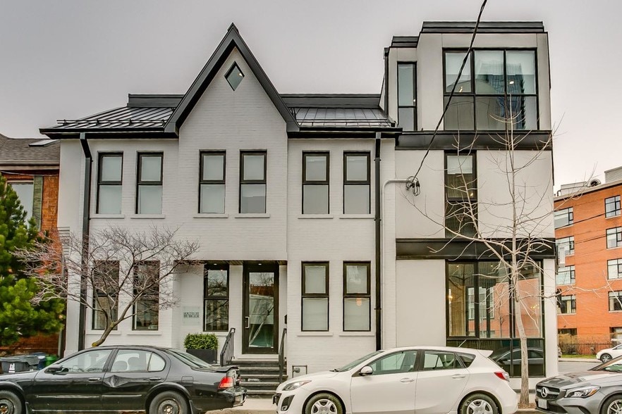 113 Davenport Rd, Toronto, ON for sale - Primary Photo - Image 1 of 1