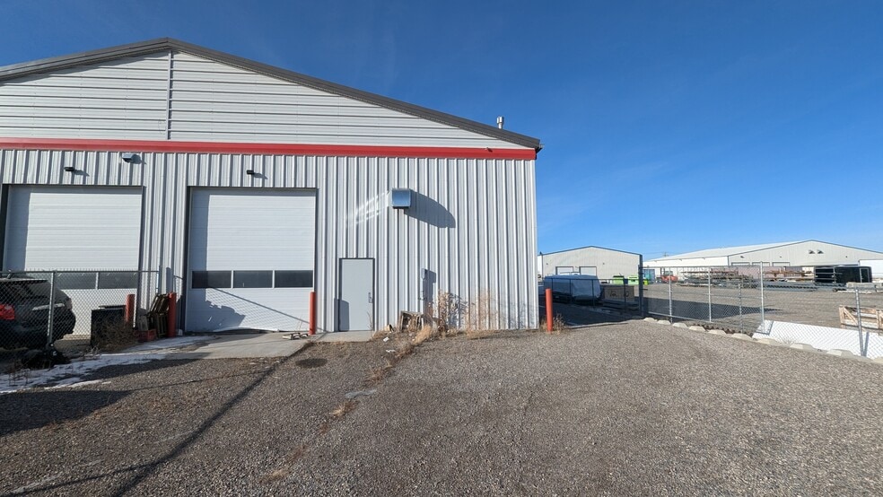 1075 36 St N, Lethbridge, AB for sale - Building Photo - Image 2 of 12