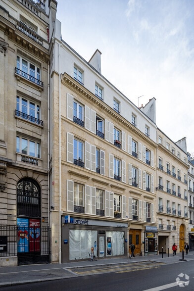 Rue De Clichy, Paris for lease - Primary Photo - Image 1 of 3