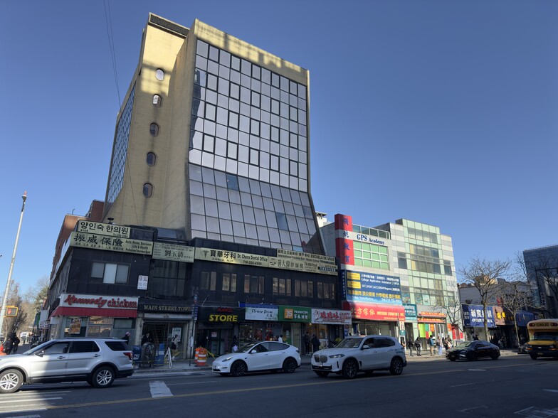 36-09 Main St, Flushing, NY for sale - Building Photo - Image 1 of 10