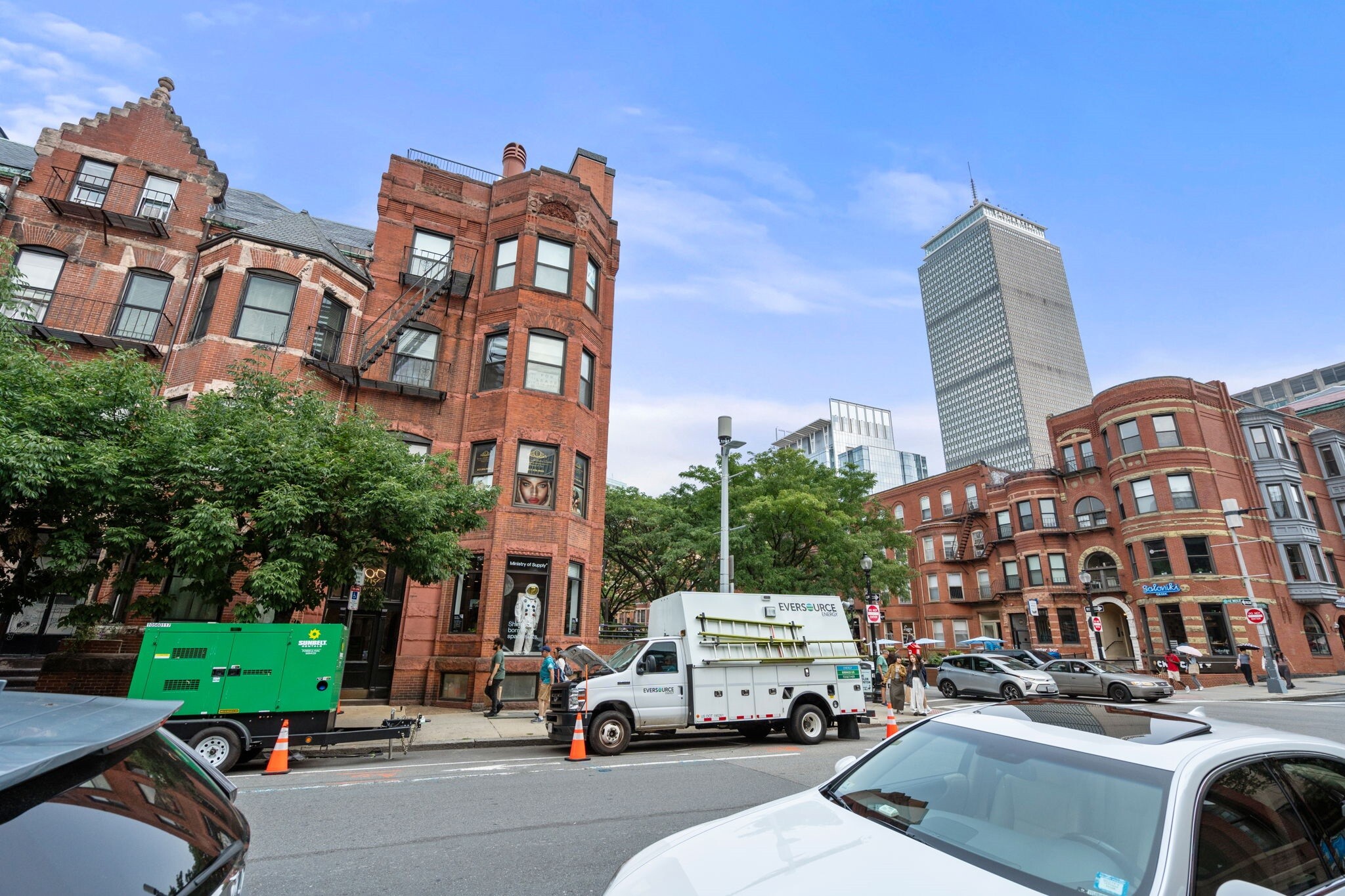 303-305 Newbury St, Boston, MA for lease Building Photo- Image 1 of 5