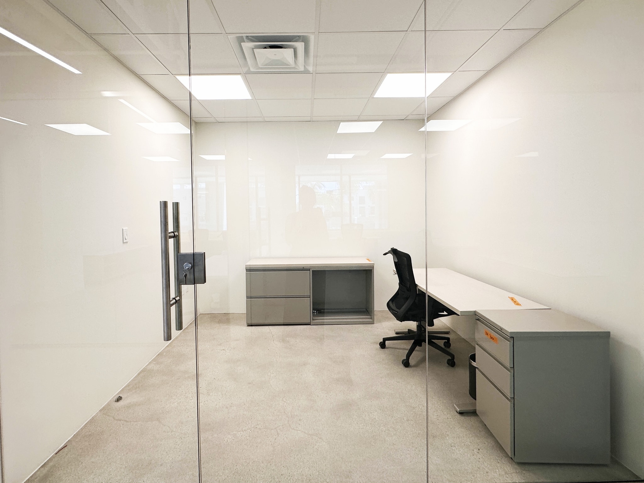 1180 S Beverly Dr, Los Angeles, CA for lease Interior Photo- Image 1 of 1