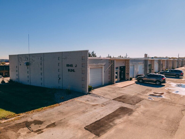 8945 J St, Omaha, NE for lease - Building Photo - Image 1 of 7