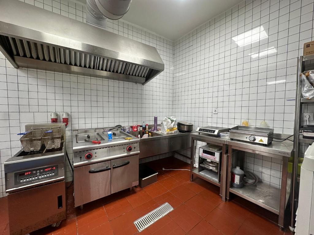 Retail in Madrid, Madrid for lease Building Photo- Image 1 of 2