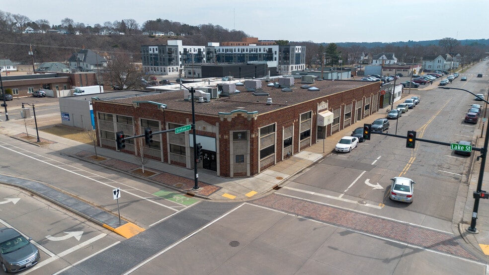 201 E Lake St, Eau Claire, WI for sale - Building Photo - Image 2 of 17