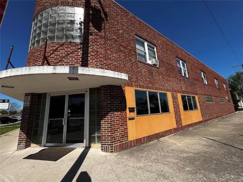 1 W Broadway, Trenton, IL for sale - Building Photo - Image 2 of 10