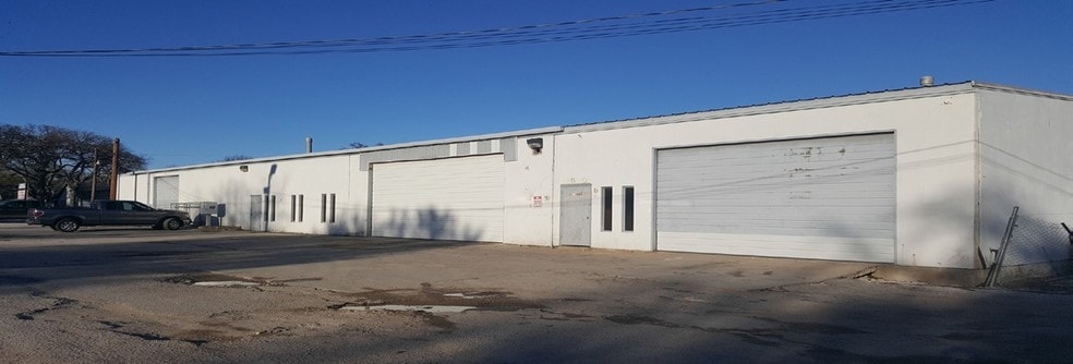 4500 Waldemar St, Haltom City, TX for lease - Building Photo - Image 3 of 6