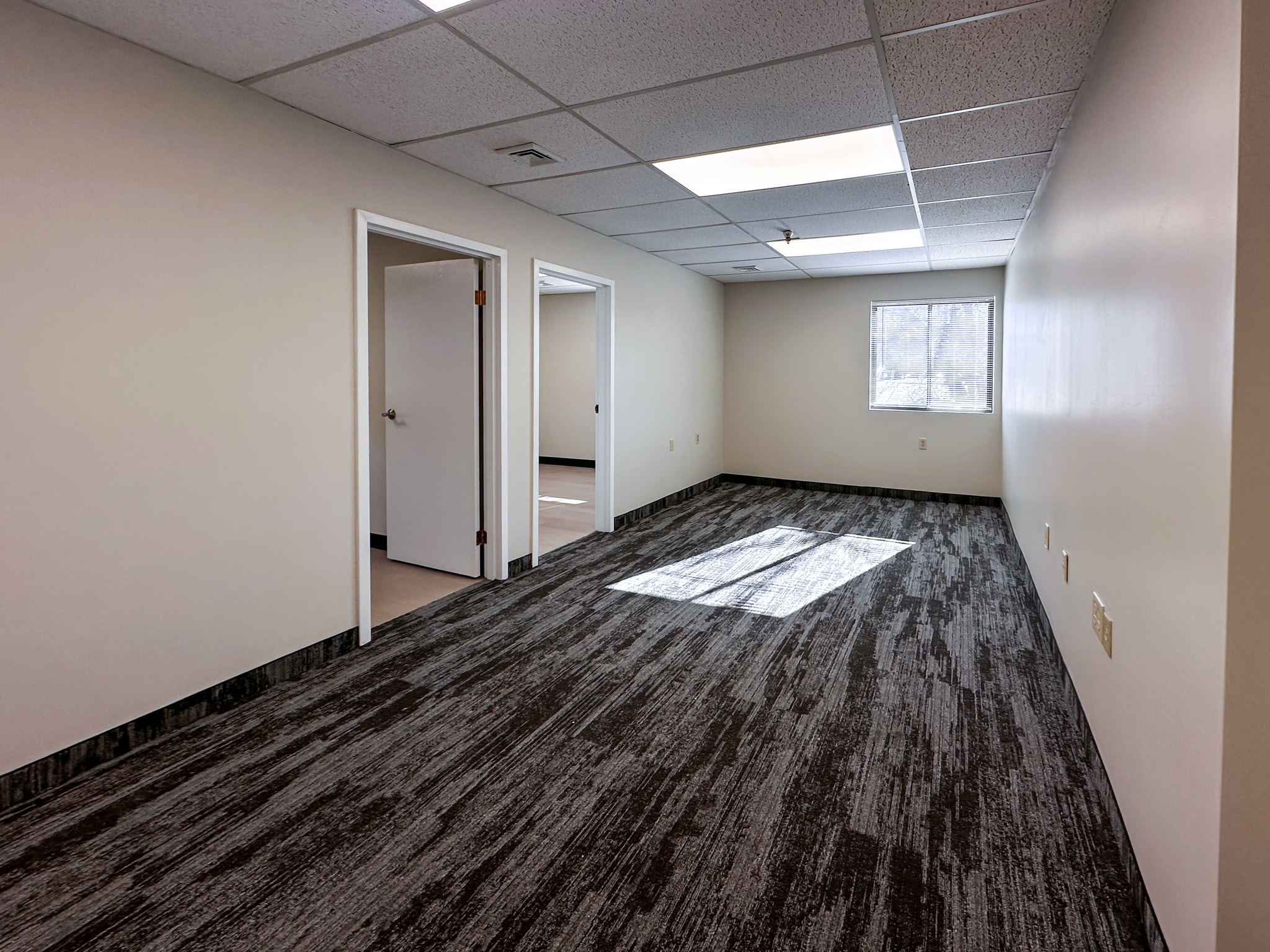 210 Pomeroy Ave, Meriden, CT for lease Interior Photo- Image 1 of 9